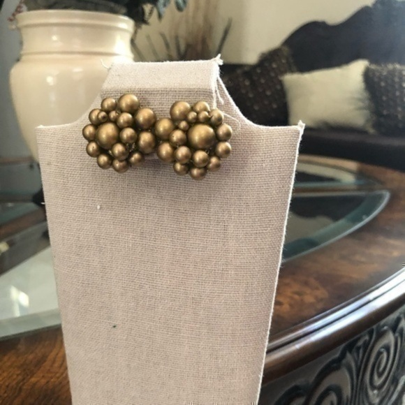 Vintage Clip On Earrings - Picture 1 of 5